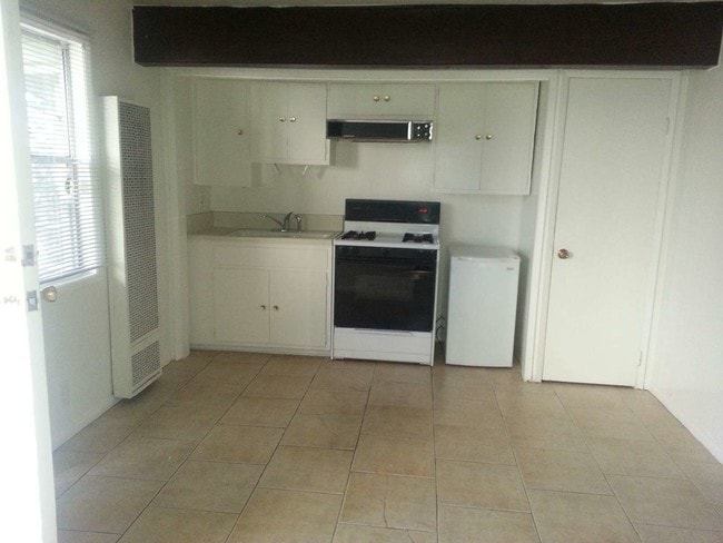 Photo - 548 Sturtevant Dr Unit C