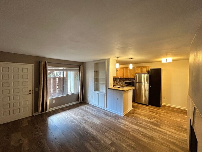 Building Photo - Charming 1 Bed / 1 Bath Condo in the Heart of University Heights