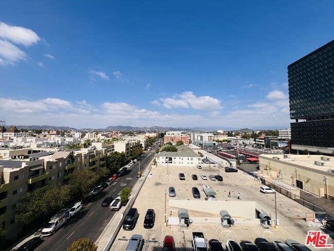 Photo - 3223 W 6th St Unit 505
