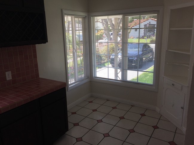 Breakfast Nook - 2830 S Holt Ave