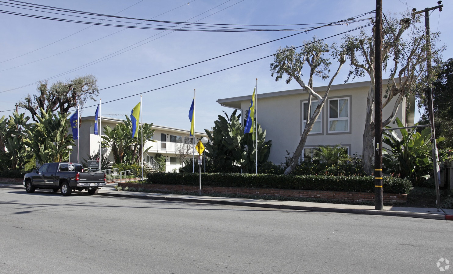 Leeward Apartments - Leeward Apartments