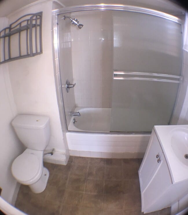 Bathroom - 10742 Palms Blvd