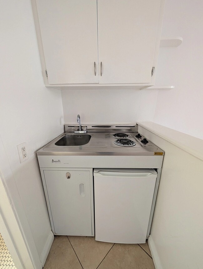 Building Photo - 3630 Westwood Blvd