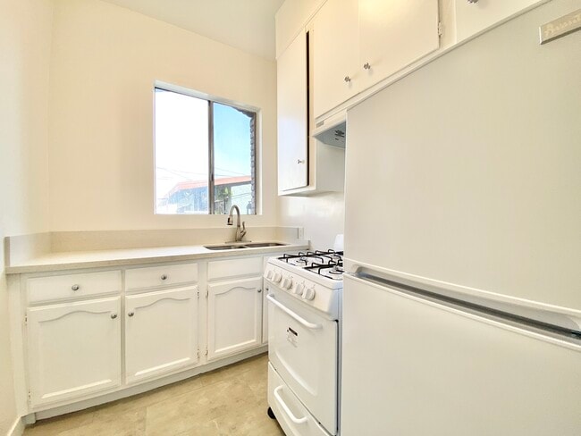 Photo - 1327 Magnolia Ave Apartment Unit 208