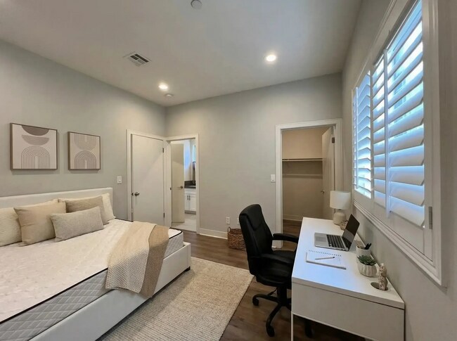 Photo - 2013 Raymond Ave Unit 2013 Raymond Ave-3B3B
