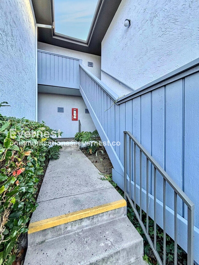 Photo - 3215 Midway Dr Unit 701