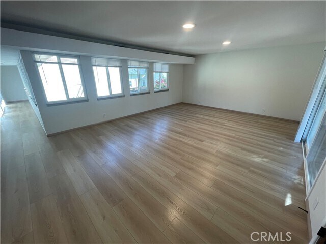 Photo - 215 W 11th St