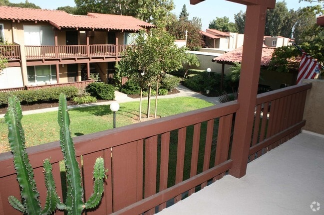 Building Photo - 1000 W MacArthur Blvd Unit 68 Rental