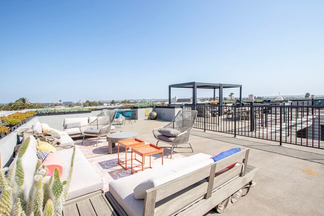 Photo - 11900 Courtleigh Dr