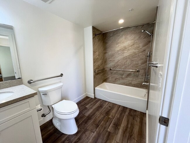 Photo - AVAILABLE NOW! 3BD + BONUS ROOM/4BA - LUXURY BEACH CONDO! 1 BLOCK TO THE BEACH!!- $6,995/mo