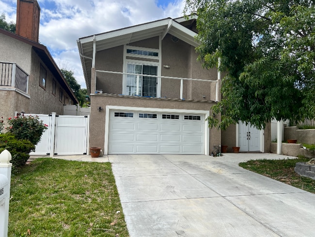 Photo - 885 Masterson Dr House