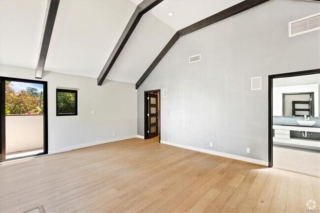 Building Photo - 15221 Valley Vista Blvd Rental