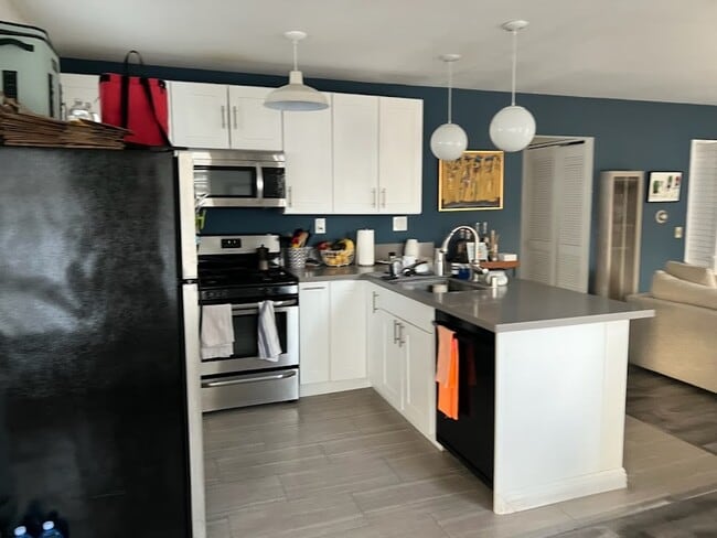 Kitchen - 2624 5th St Unit 6
