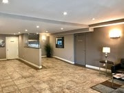 Lobby - 1600 Ardmore Ave Unit 103