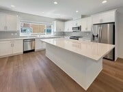 Photo - Spacious 4Bd/3.5Ba Home in Gated Lake Fore...