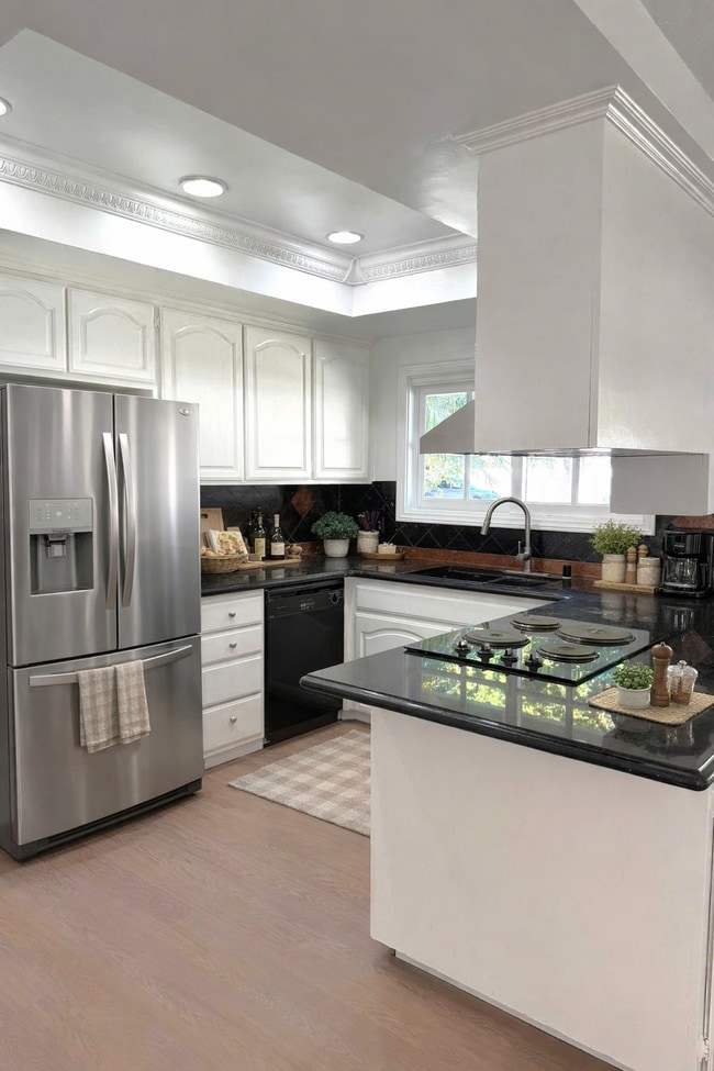 Photo - 6292 Heil Ave