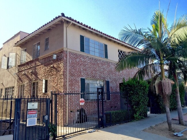 Photo - 1811 Wilcox Ave
