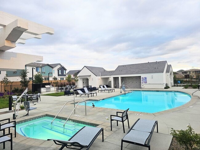 Rockport Ranch Beautiful Brand New Lennar ... - Rockport Ranch Beautiful Brand New Lennar ... House