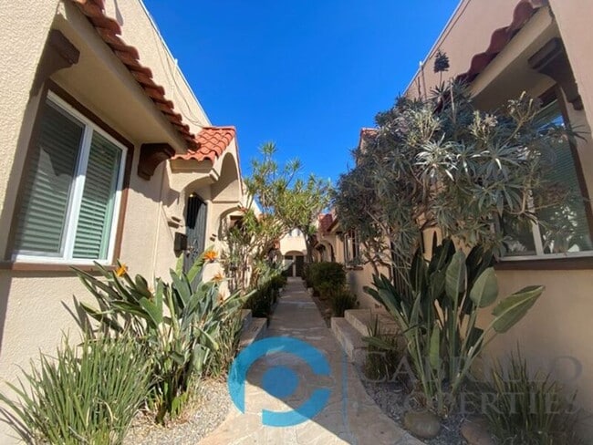 Building Photo - 3005 1/2 30th Street