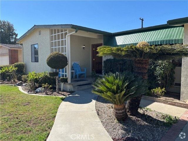 Building Photo - 831 Carob St Rental