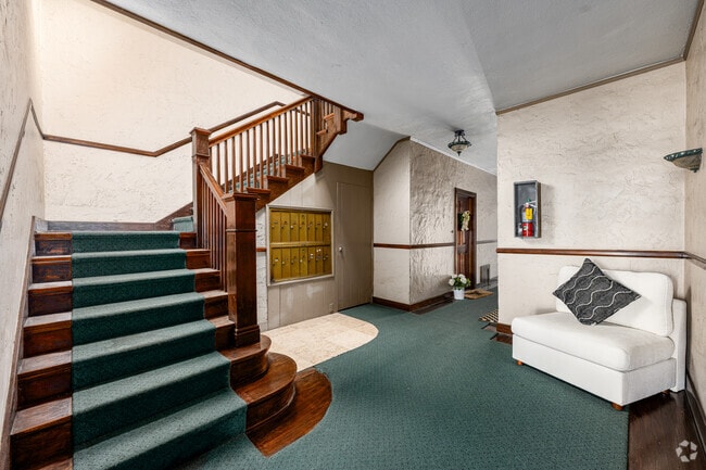 Photo - 170 N El Molino Ave