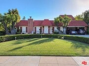Photo - 525 N Rexford Dr House