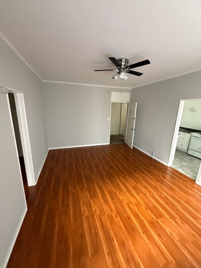 Photo - 628 E Elk Ave Unit 204