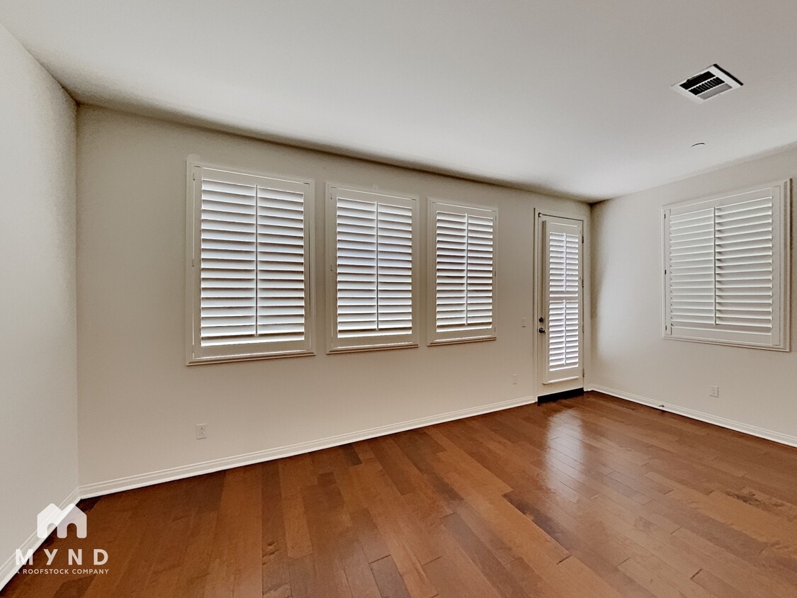 3D Tour - 1529 Bath Ave