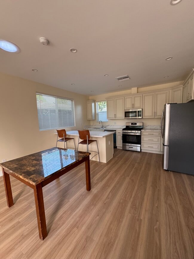 Photo - 19803 Gilmore St