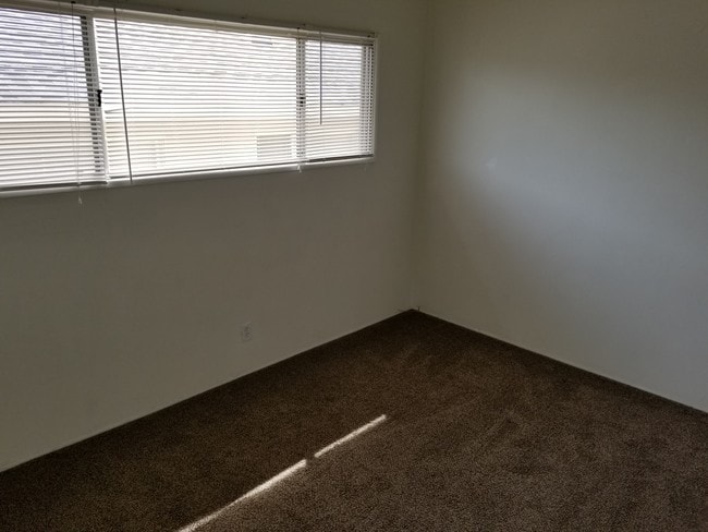 BR 2 - 1306 Manhattan Beach Blvd Unit 1306MANHATTANBCHBLVD