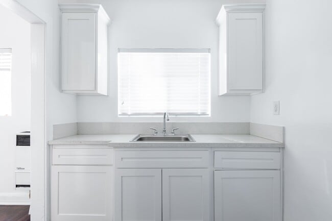 Photo - Charming and Affordable Studios Unit 979-201