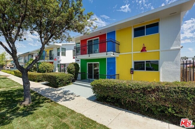 Building Photo - 1854 Pine Ave Unit 8 Rental