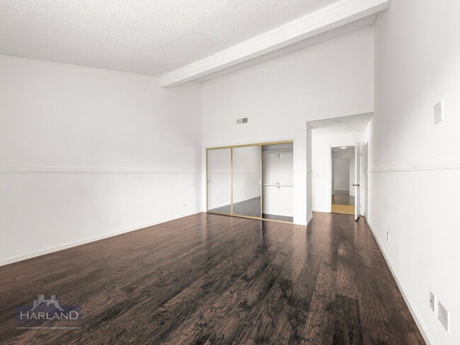 Building Photo - 5820 Caminito Cardelina