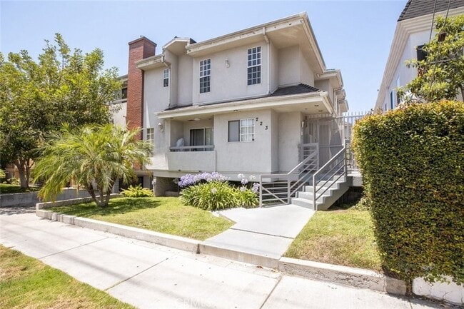 Photo - 223 N Adams St Townhome