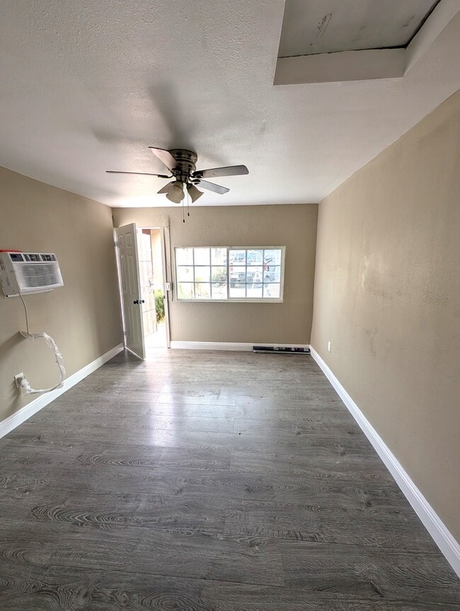 Photo - 1018 Lucas St