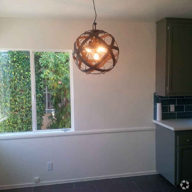 Building Photo - 809 N Las Palmas Ave Unit 1 Rental