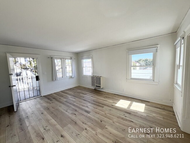 Building Photo - 646 Ocean Park Blvd