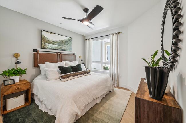 Stylish bedroom - AMLI Aero