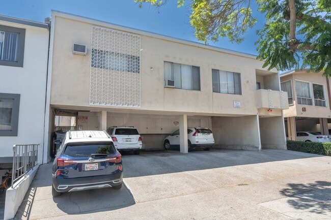 Building Photo - 607 Flores St Unit 607-04 Rental
