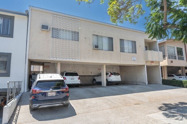 Building Photo - 607 Flores St Unit 607-04 Rental