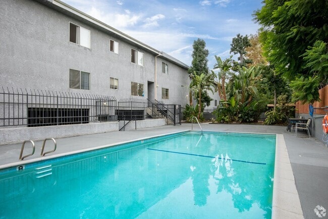 Building Photo - 6651 Haskell Ave Rental