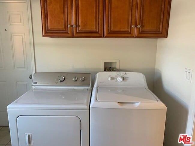 Photo - 1305 W 37th Pl