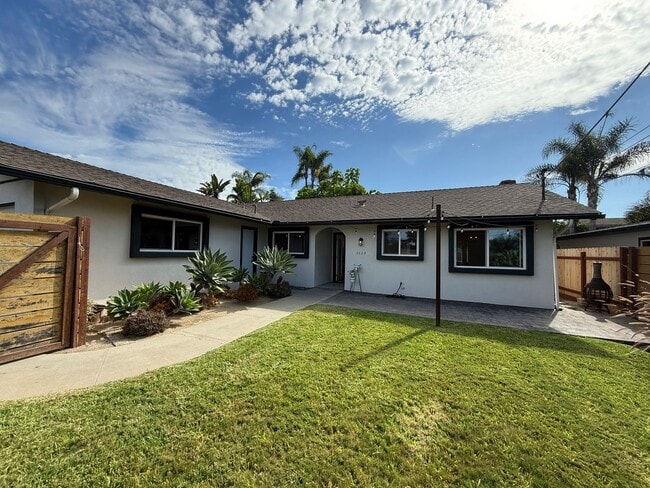 Building Photo - 1115 Balour Dr