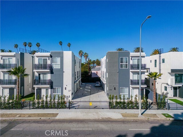 Photo - 2733 S La Brea Ave Unit 1/2