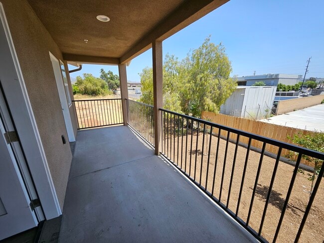 private balcony - 1137 Sumner Ave Unit 6