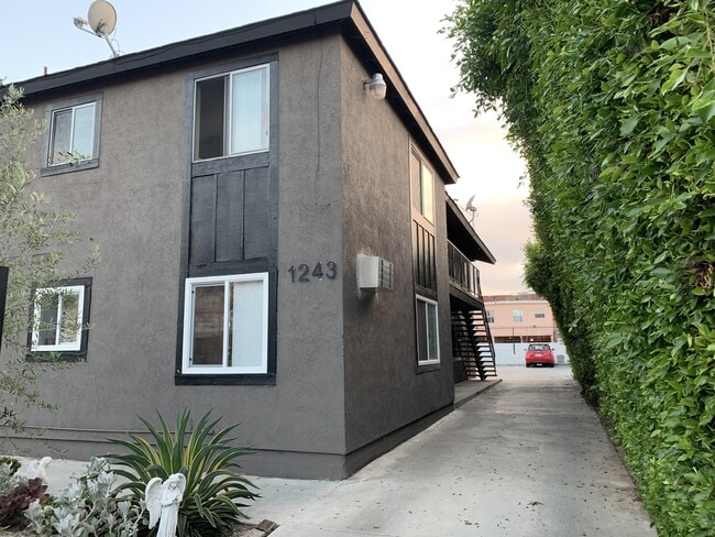 Photo - 1243 Fedora St