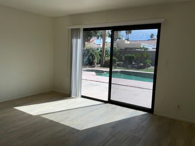 Photo - 34220 Linda Way