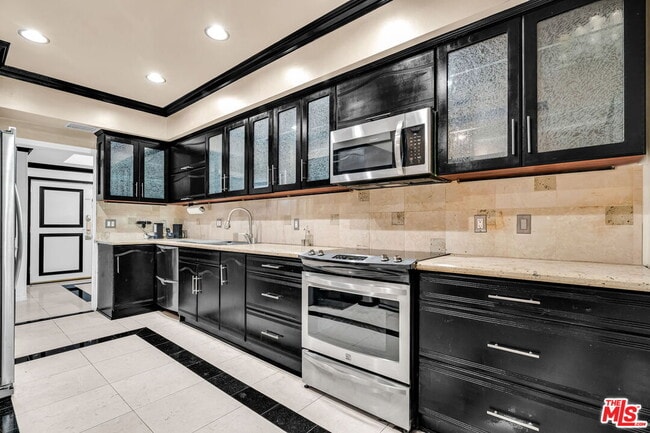 Photo - 1124 Kings Rd Unit 102