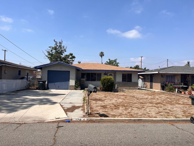 Cozy Home in San Jacinto on Large Lot - Cozy Home in San Jacinto on Large Lot