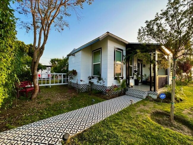 Photo - 18408 E Covina Blvd